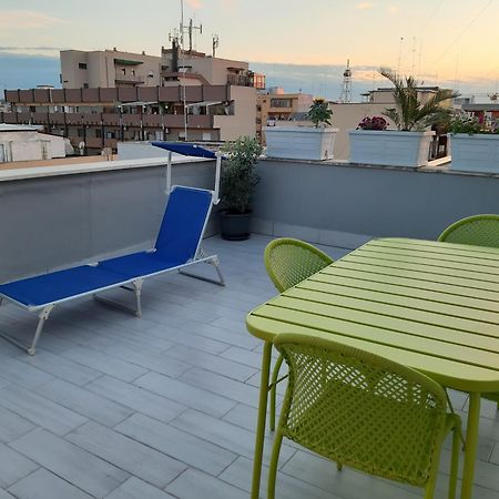 Attico Con Terrazza A Bari Lejlighed Eksteriør billede
